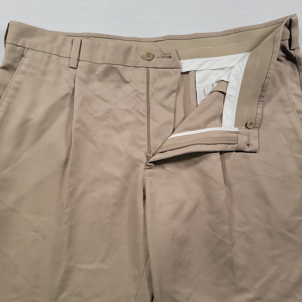 Nike Golf Shorts Mens 40 Khaki Pleated Dri-FIT Performance Chino 10"‎ Inseam